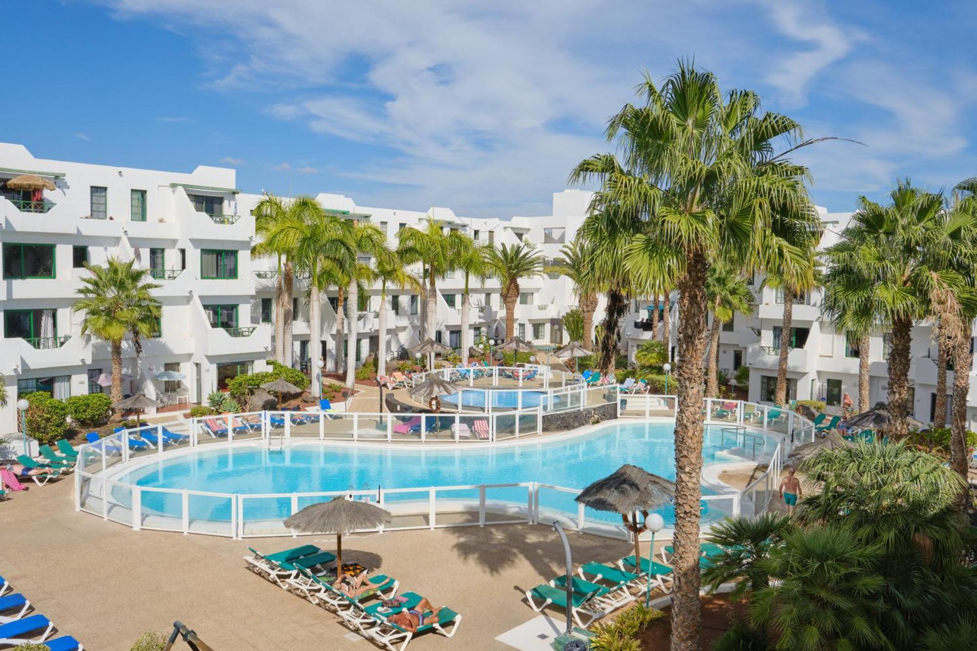 Floor Ocean Views Lanzamar - Renovated Gem With A Sunny, Private Terrace & Elevator & Pool - Puerto Del Carmen Apartament
