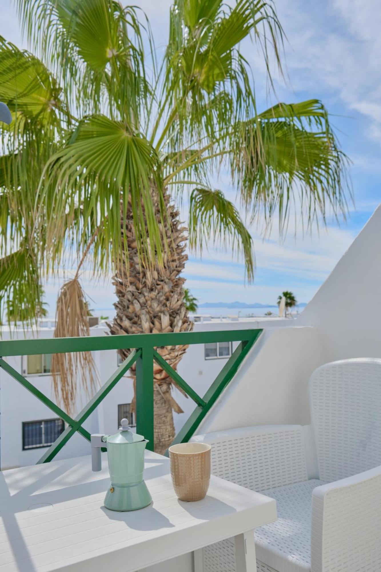 Floor Ocean Views Lanzamar - Renovated Gem With A Sunny, Private Terrace & Elevator & Pool - Puerto Del Carmen Puerto del Carmen (Lanzarote)